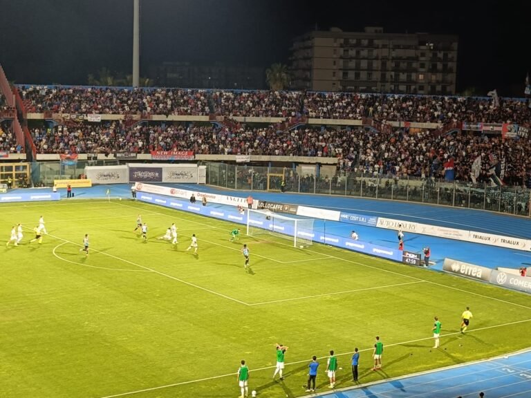 Vittoria di stretta misura e inutile per il Catania, 2 a 1 sull’Ascoli che approda in finale per la promozione in Serie B; decisivo il palo colpito da D’Ausilio: il 3 a 0 avrebbe mutato volto alla partita