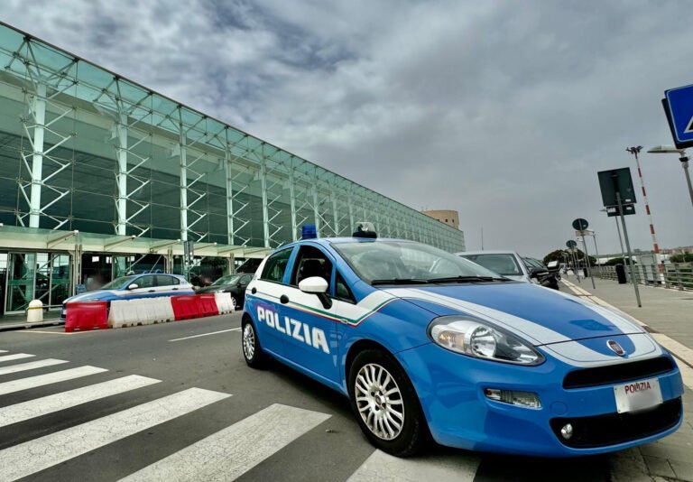 Catania, ruba lo zaino di una passeggera all’esterno dell’aeroporto: individuata e denunciata dalla Polizia