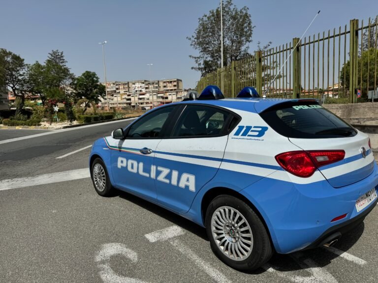 Catania, Ares fiuta la droga tra i rifiuti di via Capo Passero: la Polizia sequestra oltre 11 chilogrammi di marijuana