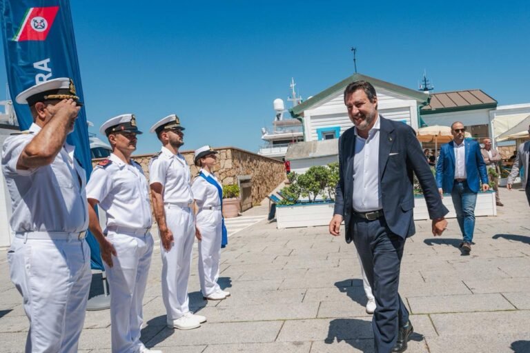Al via l’operazione estiva “Mare e laghi sicuri 2026”: Guardia Costiera in campo per garantire la sicurezza in mare, lungo le coste e sui grandi laghi