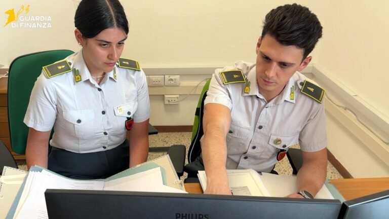 Catania, Guardia di Finanza sequestra beni per 1,4 milioni ad una società di progettazione