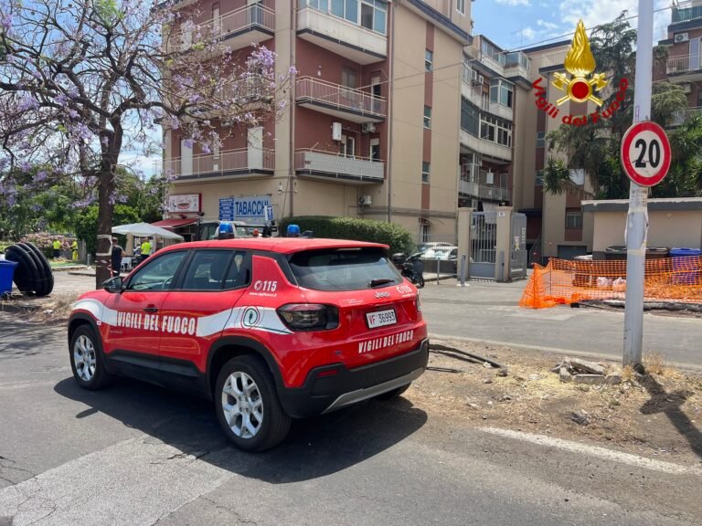 Catania, i Vigili del fuoco intervengono per una fuga di gas