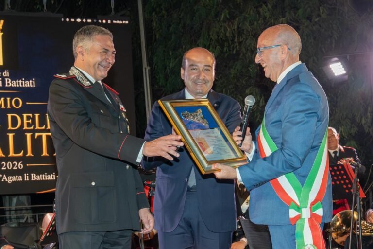 Sant’Agata li Battiati, premio “Leone della legalità” al Generale Salvatore Altavilla, comandante provinciale dei Carabinieri di Catania