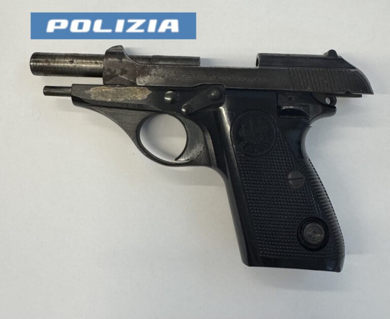 Catania, Polizia arresta 56enne con pistola clandestina nel marsupio