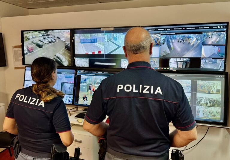 Catania, ruba orologio da 15mila euro ai controlli aeroportuali e si imbarca per Milano: 73enne incastrato dalle telecamere e denunciato dalla Polizia