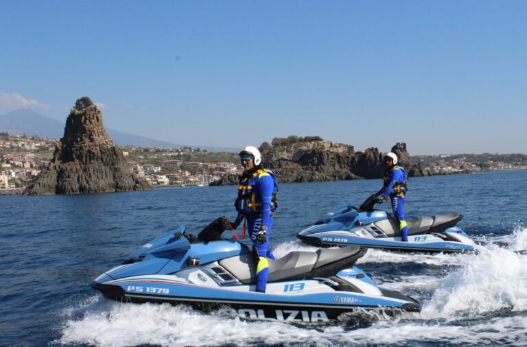 Catania, al via le attività di controllo delle “Volanti del mare” della Polizia di Stato lungo la fascia costiera etnea