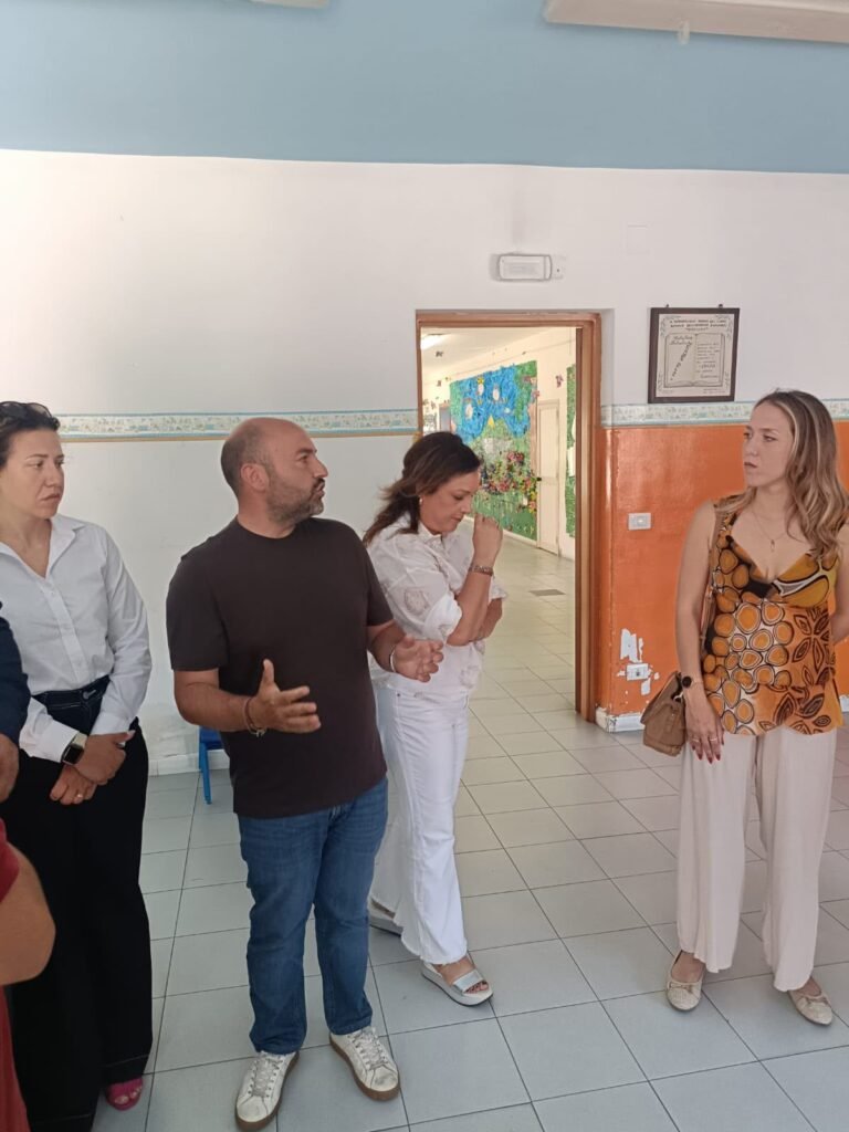 Catania, refezione scolastica: sopralluogo di assessore e VII commissione consiliare nei plessi cittadini  