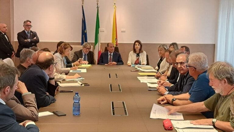 Regionali, Schifani incontra i sindacati: «Vicini al personale. Pronte le direttive per il nuovo contratto e risorse per il welfare»