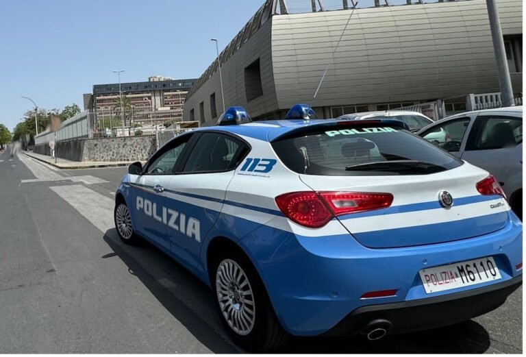 Catania, la Polizia arresta due ladri specializzati in furti di automobili