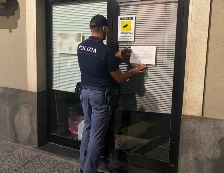 Biancavilla, la Polizia sospende per una settimana l’attività di un bar