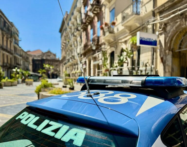 Catania, evade dai “domiciliari” per andare a comprare le sigarette: arrestato dalla Polizia