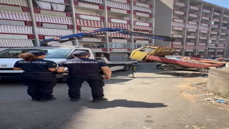 Catania, operazione interforze a Librino contro l’occupazione abusiva del suolo pubblico