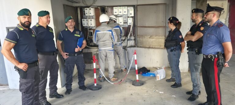 Catania, prosegue l’azione congiunta delle Forze dell’Ordine nel quartiere Librino per il contrasto ai fenomeni di illegalità diffusa, con un focus particolare sui furti di energia elettrica
