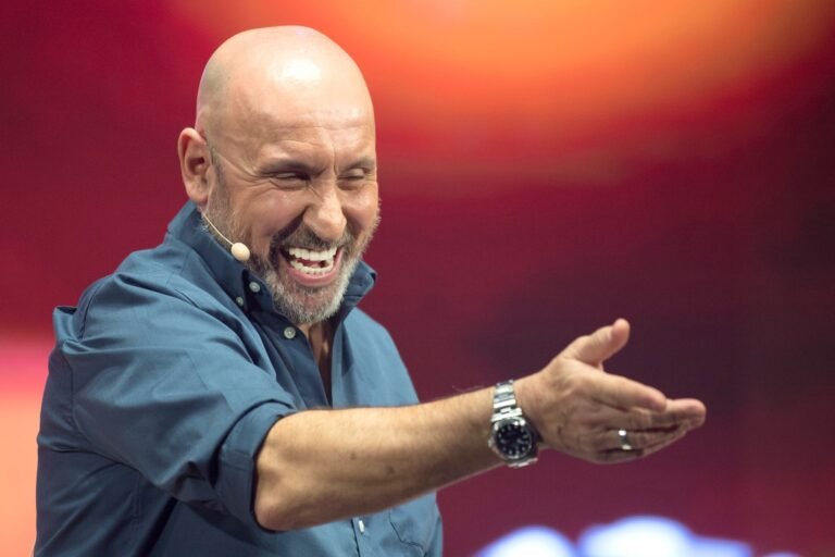 Maurizio Battista domani, 11 luglio, al Teatro Giardino Corallo di Messina con “Uno, nessuno e centomila”