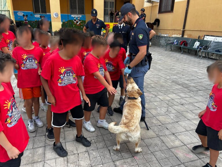 Catania, estate con la Polizia di Stato: iniziativa all’insegna della legalità con i bambini dell’istituto “Madonna della Divina Provvidenza” di San Cristoforo