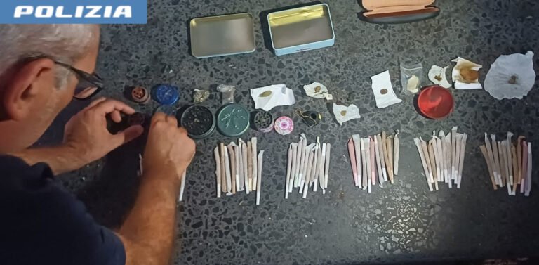 Catania, controlli antidroga delle unità cinofile della Polizia nel centro storico