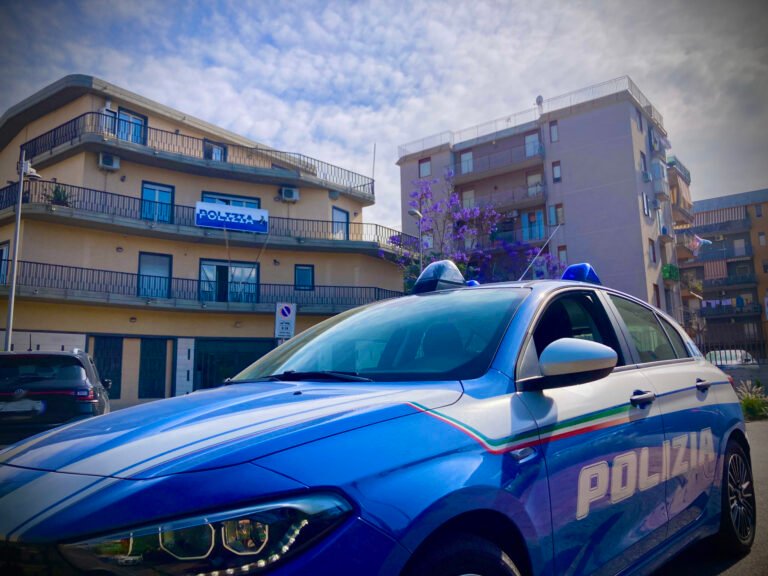 Catania, 44enne fermato alla guida di un motociclo e denunciato dalla Polizia