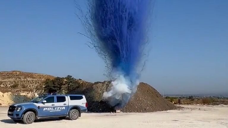 Catania, maxi-sequestro di fuochi d’artificio da parte della Polizia