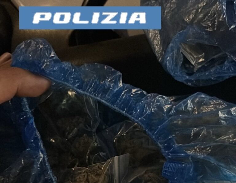 Catania, smantellata dalla Polizia una piazza di spaccio: arrestati due pusher