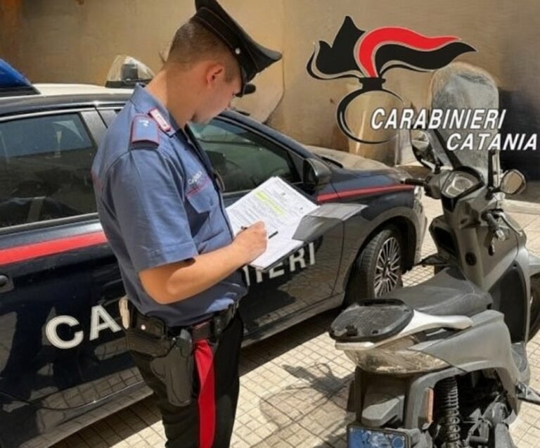 Catania, denunciato per ricettazione dai Carabinieri dopo essere stato sorpreso su viale Ulisse in sella ad uno scooter rubato 