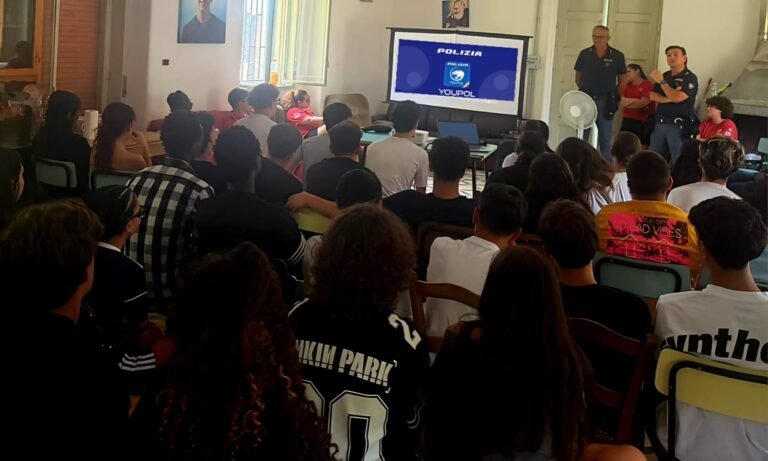 Catania, la Polizia incontra i giovani della Croce Rossa a Fornazzo