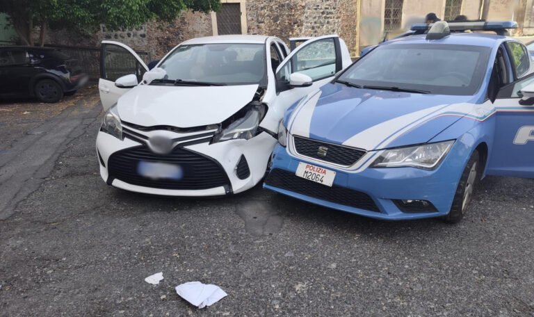 Catania, la Polizia arresta un ladro dopo una folle corsa