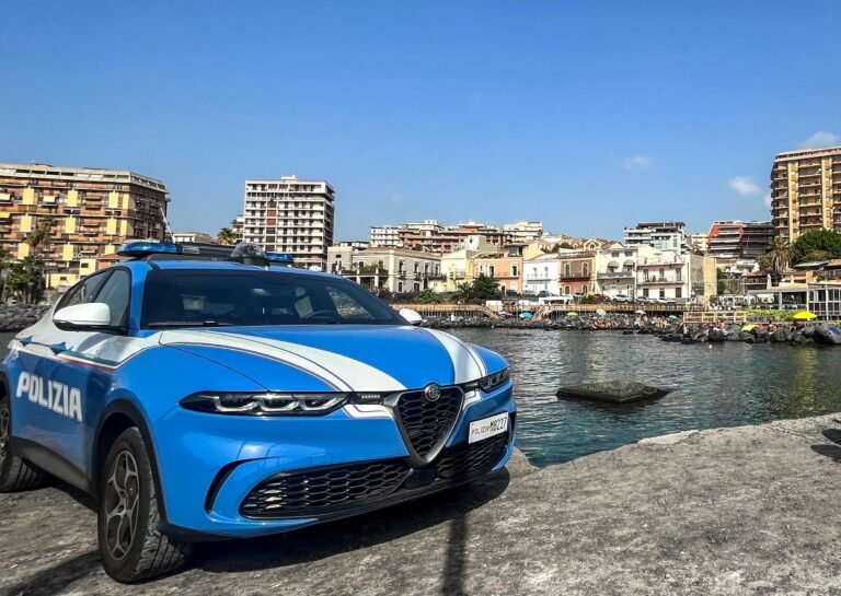 Catania, 17enne arrestato dalla Polizia per furto di scooter sul lungomare