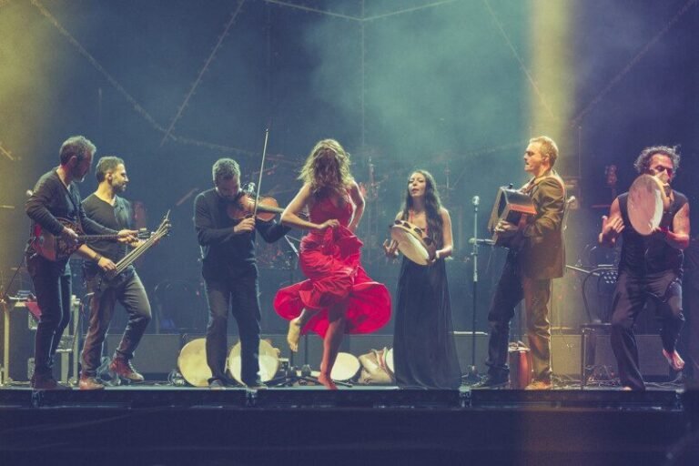 Catania, con il concerto del “Canzoniere Grecanico” prosegue “Frontiere sonore”