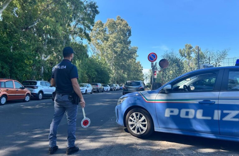 Catania, a bordo di un’automobile rubata e con targhe contraffatte: arrestato dalla Polizia