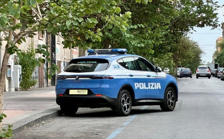 Catania, tunisino arrestato dalla Polizia dopo che aveva rubato auricolari ad un turista