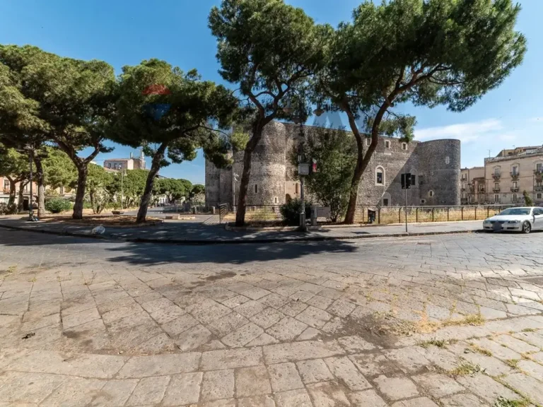 Catania, su piazza Federico di Svevia rimodulate la sosta e la disciplina della pedonalizzazione