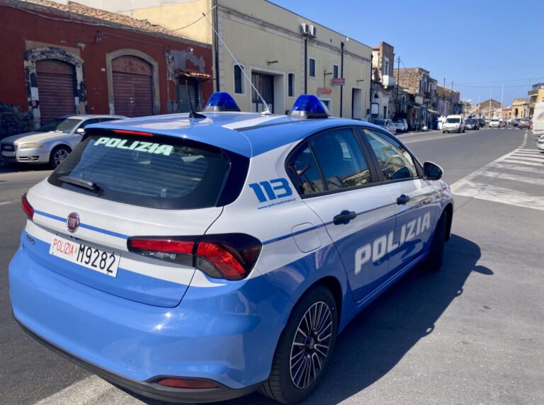 Catania, pusher di 24 anni arrestato dalla Polizia; a casa aveva oltre 20 dosi di marijuana