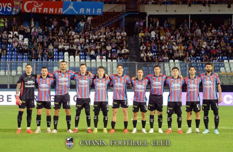 Calcio, Serie C: il Catania supera il Crotone in extremis e grazie ad un rigore, piazzandosi al quarto posto solitario