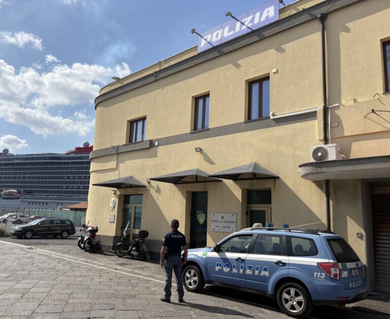 Catania, Polizia arresta ricercato internazionale a bordo di una motonave diretta alle Isole Eolie