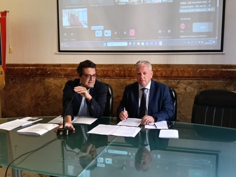 Sciopero dei tir, Anci Sicilia lancia un appello al Governo nazionale e alla Regione: “Intervenire subito sul taglio delle accise per salvare l’economia dell’Isola”