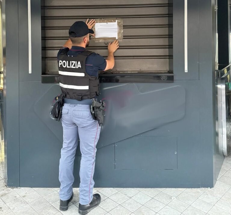 Catania, Polizia sospende per una settimana l’attività di un chiosco-bar del Villaggio Sant’Agata