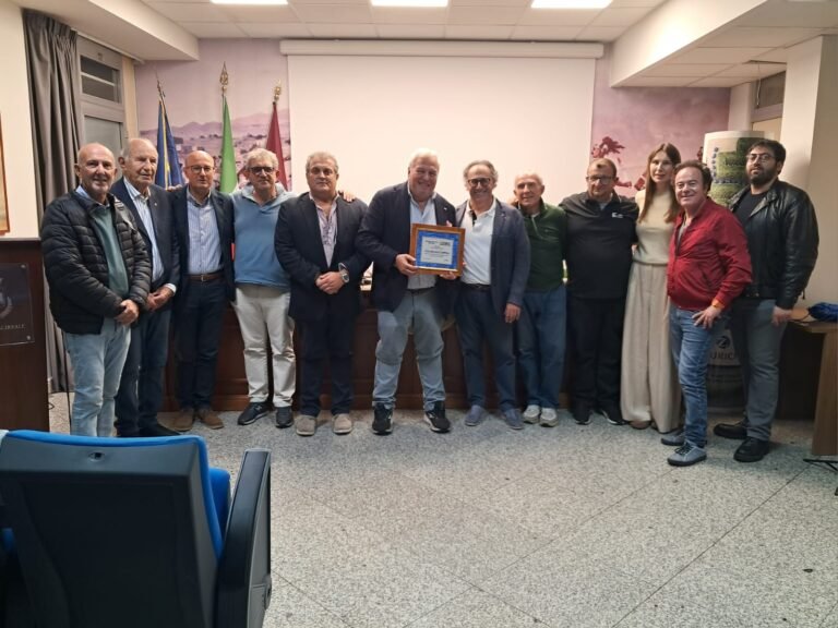 A Gianfranco Coppola il premio “Vito Finocchiaro”; il presidente nazionale dell’Ussi e caporedattore Rai ha ritirato il riconoscimento ad Acireale